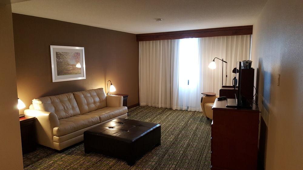 Clarion Hotel & Suites Mount Laurel Dış mekan fotoğraf