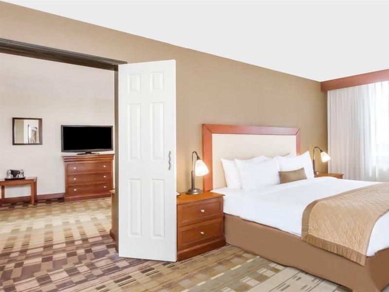 Clarion Hotel & Suites Mount Laurel Dış mekan fotoğraf