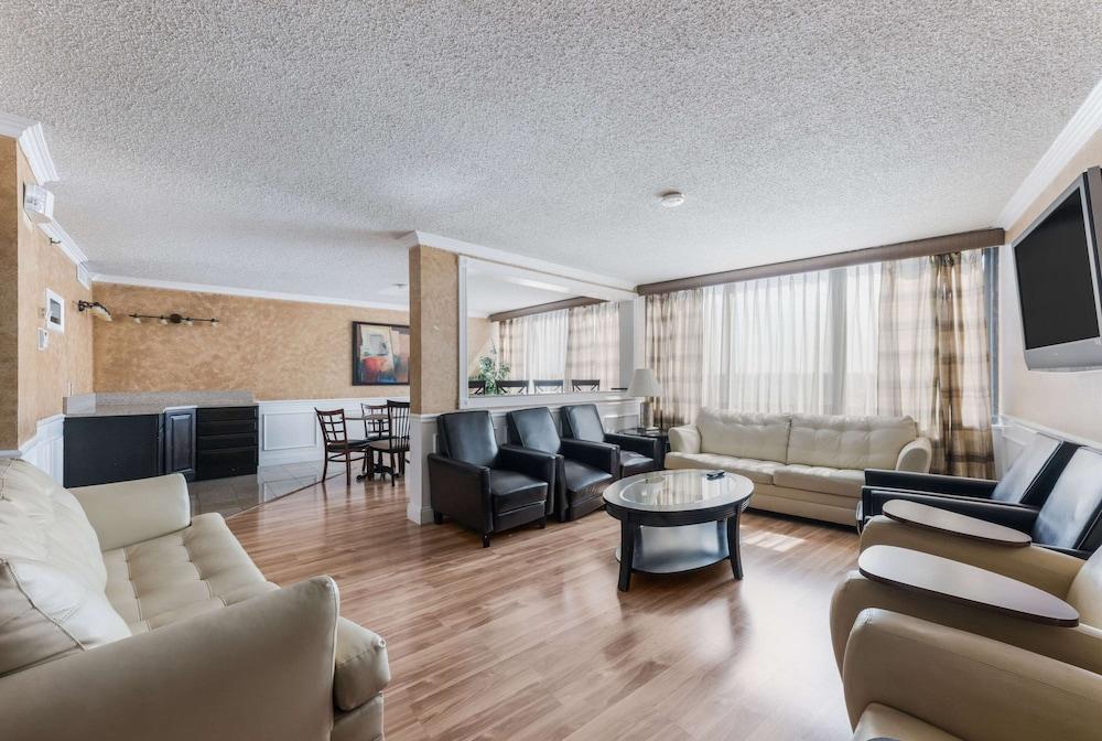Clarion Hotel & Suites Mount Laurel Dış mekan fotoğraf