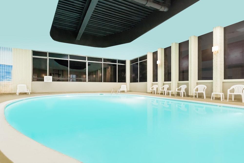 Clarion Hotel & Suites Mount Laurel Dış mekan fotoğraf