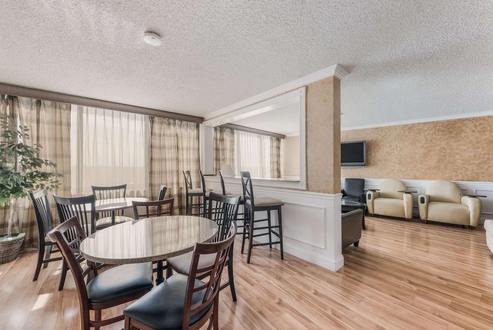 Clarion Hotel & Suites Mount Laurel Dış mekan fotoğraf