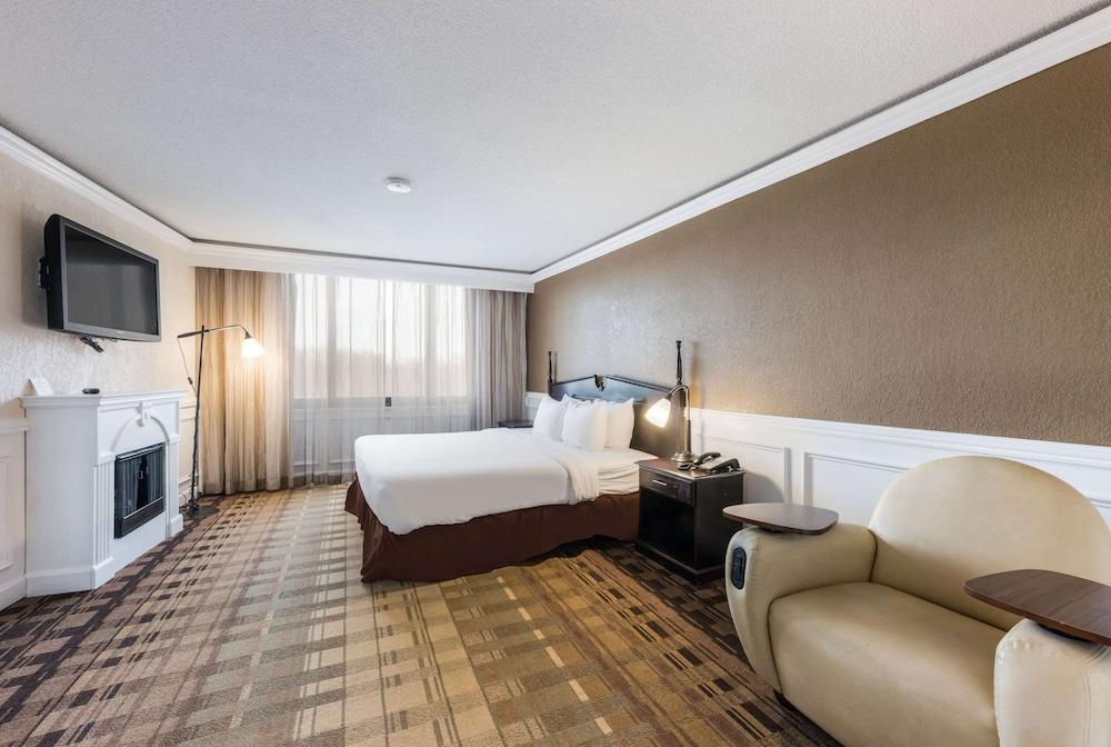 Clarion Hotel & Suites Mount Laurel Dış mekan fotoğraf